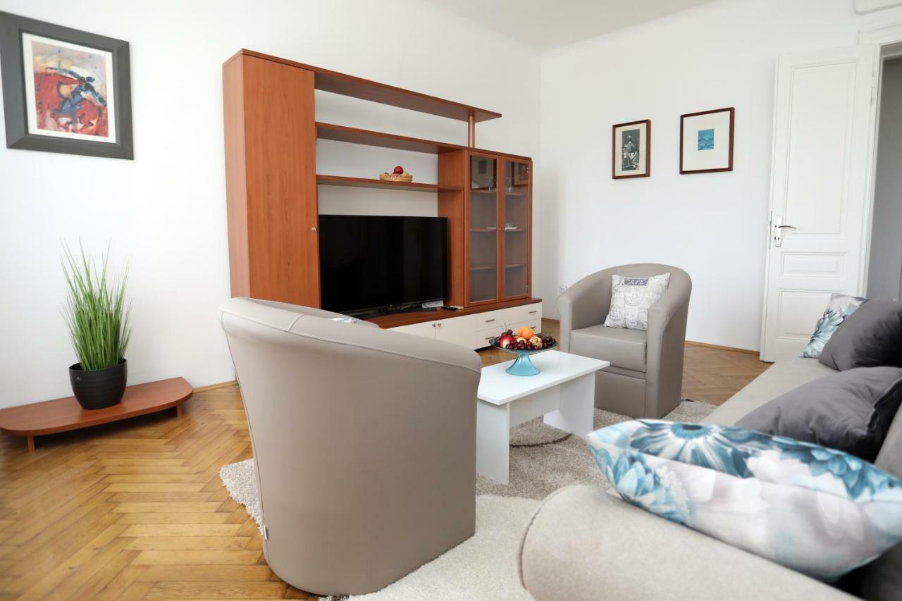 Apartman Cinkopan Pula Eksteriør billede